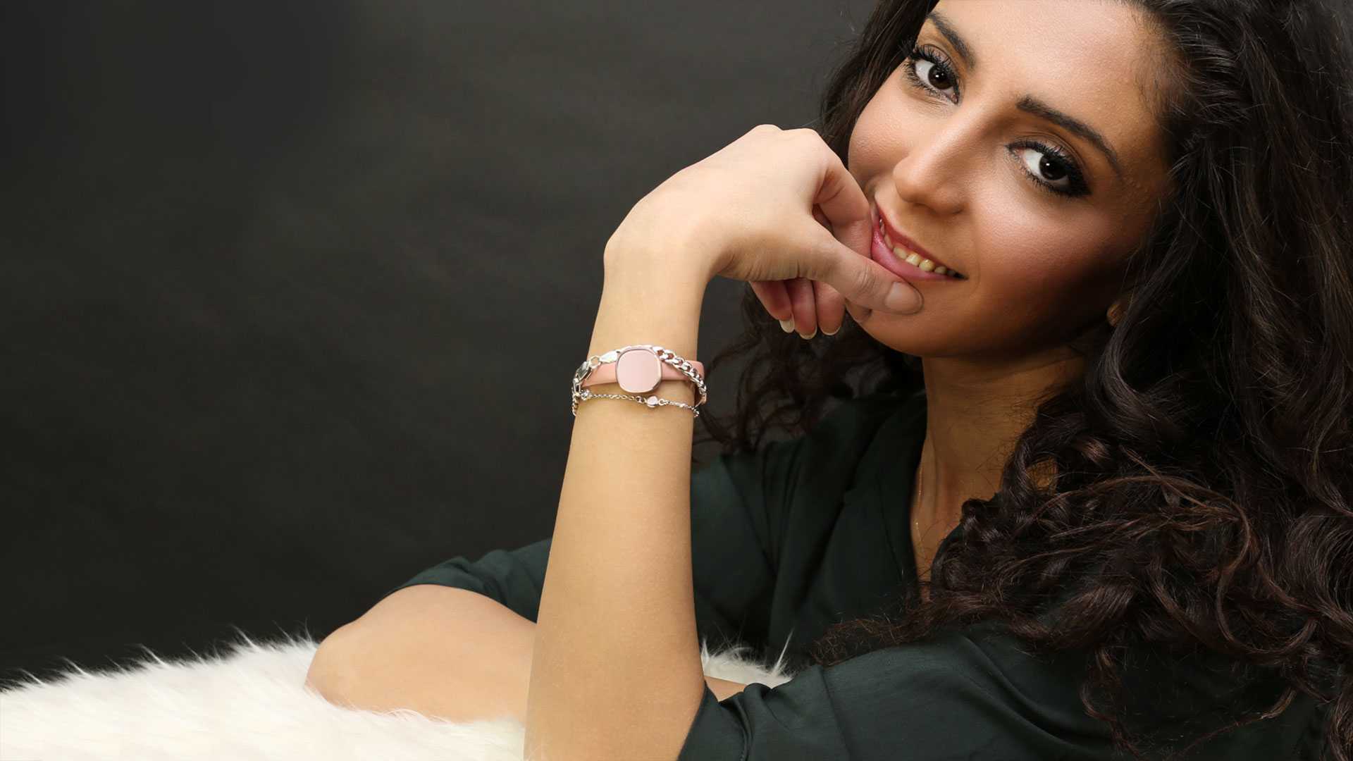 Inas Slide background